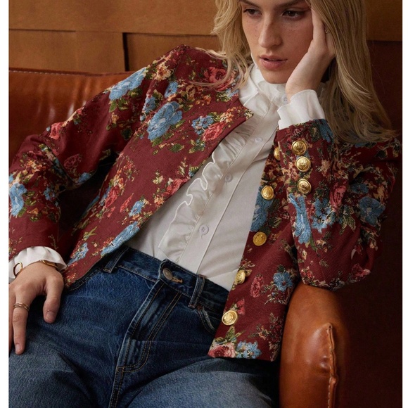 Classic Floral Tapestry Button Detail Jacket - Picture 8 of 11